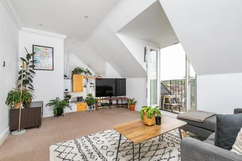 2 bedroom flat to rent, Southgate Street, Winchester, SO23