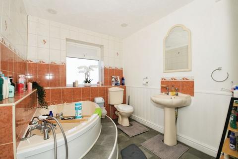 3 bedroom semi-detached house for sale, Fairchild Way, Peterborough
