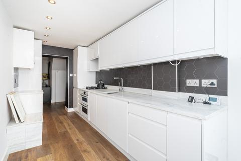 1 bedroom flat for sale, Clarence Road, London, W4