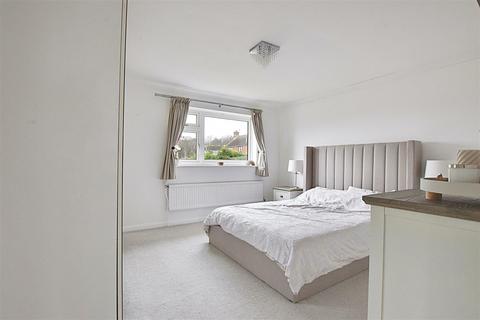 3 bedroom detached house for sale, Warnham Gardens, Bexhill-On-Sea