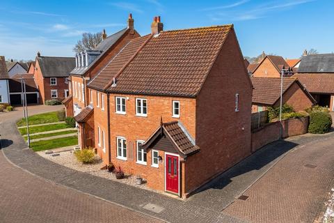2 bedroom end of terrace house for sale, Blackthorn Way, Poringland, Norwich