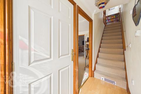 2 bedroom end of terrace house for sale, Blackthorn Way, Poringland, Norwich