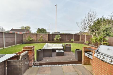 4 bedroom detached house for sale, Howells Close, Sevenoaks TN15