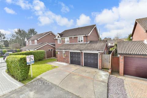4 bedroom detached house for sale, Howells Close, Sevenoaks TN15