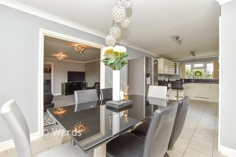 4 bedroom detached house for sale, Howells Close, Sevenoaks TN15