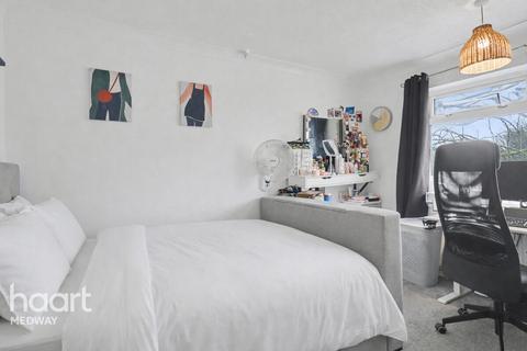 2 bedroom flat for sale, Shorts Way, Rochester
