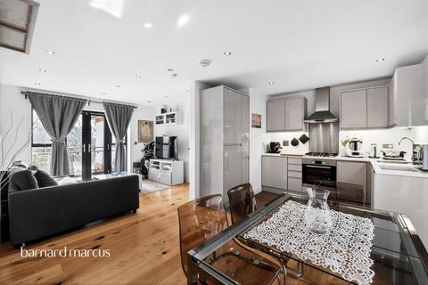2 bedroom flat for sale, High Street, Feltham