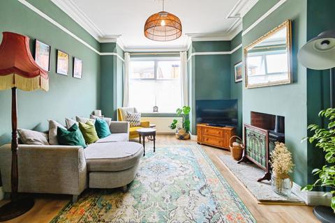 4 bedroom end of terrace house for sale, Outwood Road, Manchester M26