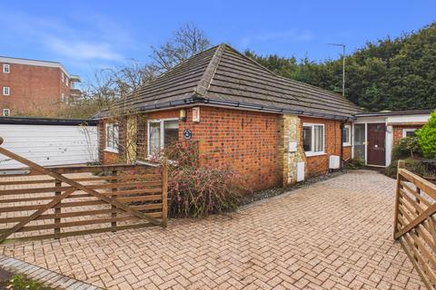 3 bedroom bungalow for sale, Oxford Road, Gerrards Cross, Buckinghamshire, SL9