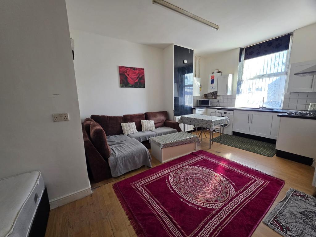 157b Legrams Lane, BD7 2 AA