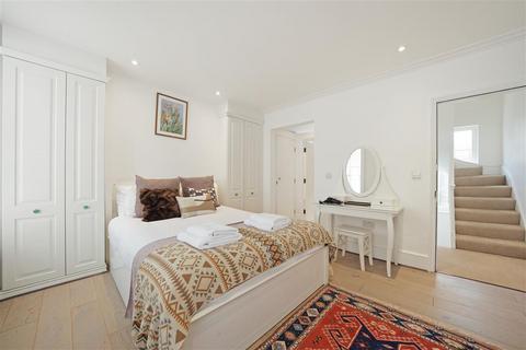 undefined, Gillingham Street, SW1V