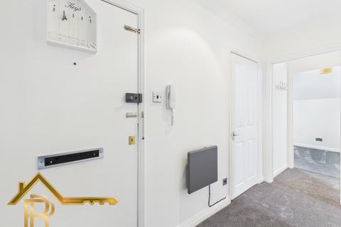 2 bedroom flat to rent, Hillcrest Court, Horndon Road, Romford, Essex, RM5