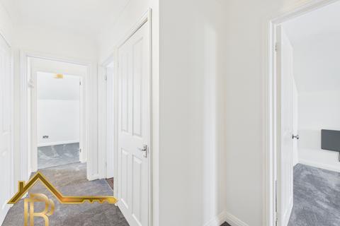 2 bedroom flat to rent, Hillcrest Court, Horndon Road, Romford, Essex, RM5