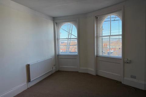 2 bedroom flat to rent, Denmark Terrace, Brighton
