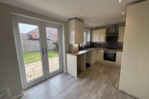 3 bedroom semi-detached house to rent, Green Lane Avenue, Street BA16
