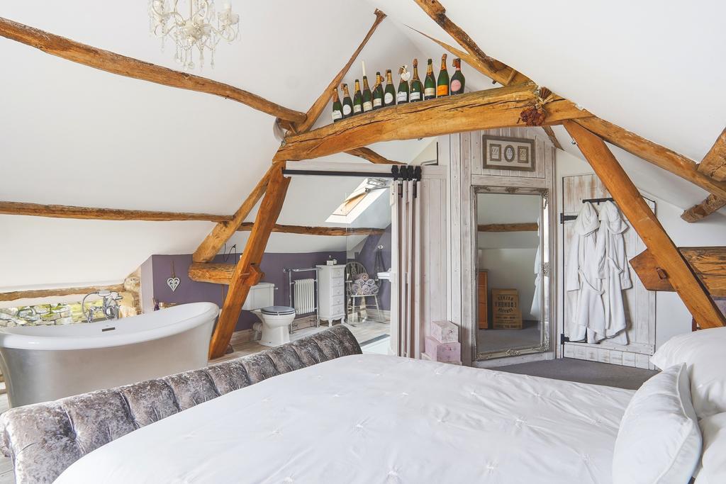 Hazelbarn028