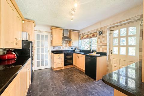 2 bedroom bungalow for sale, Rhodesway, Wirral, CH60