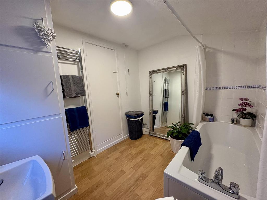 Bathroom.jpeg