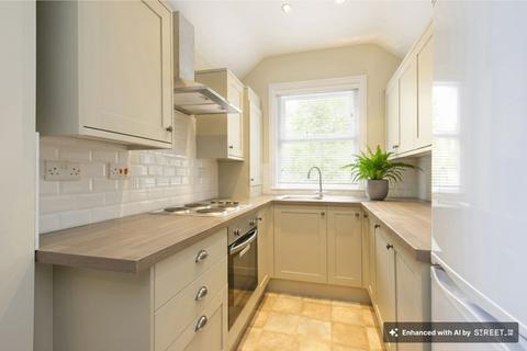 4 bedroom flat to rent, Derby Road, Nottingham, NG7