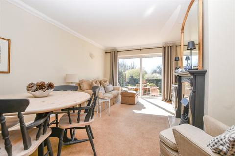 2 bedroom bungalow for sale, Brookside, Berkshire RG41
