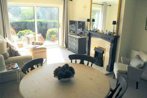 2 bedroom bungalow for sale, Brookside, Berkshire RG41