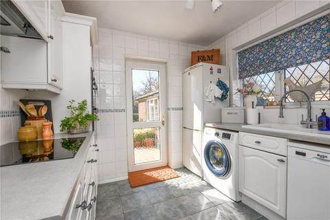 2 bedroom bungalow for sale, Brookside, Berkshire RG41
