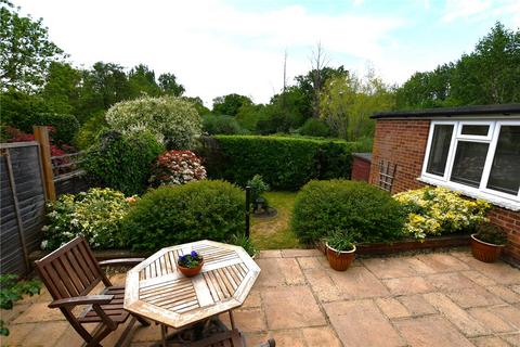 2 bedroom bungalow for sale, Brookside, Berkshire RG41