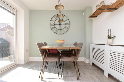 Eames Crescent, Horley, Surrey