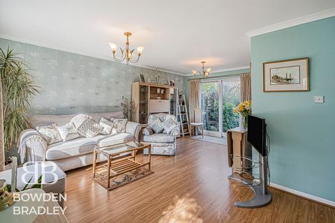2 bedroom end of terrace house for sale, Trafford Close, Hainault, IG6