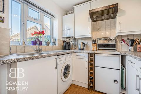 2 bedroom end of terrace house for sale, Trafford Close, Hainault, IG6