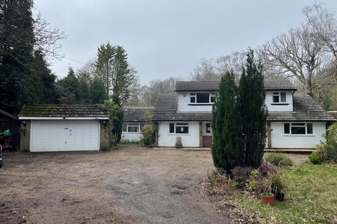 4 bedroom semi-detached house for sale, Brook Nook, Lake View Road, Felbridge, West Sussex, RH19 2QF