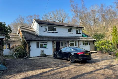 4 bedroom semi-detached house for sale, Brook Nook, Lake View Road, Felbridge, West Sussex, RH19 2QF