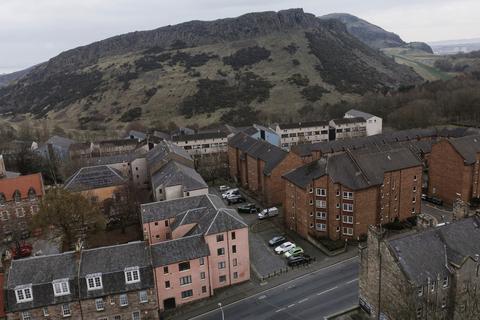 1 bedroom flat for sale, 82 Flat 7 Pleasance, Edinburgh, EH8