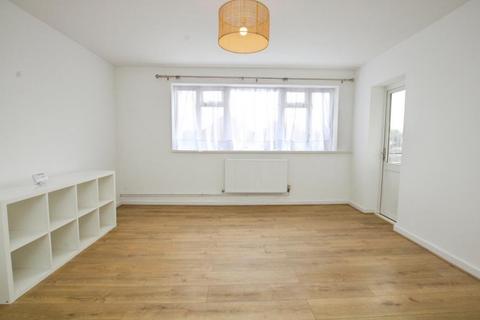 2 bedroom flat to rent, Station Road, Bristol BS10