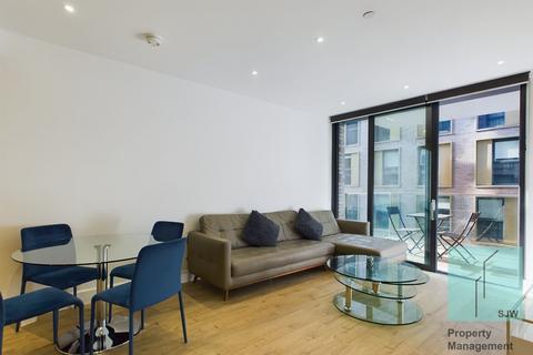 2 bedroom apartment to rent, Piazza Walk, London E1