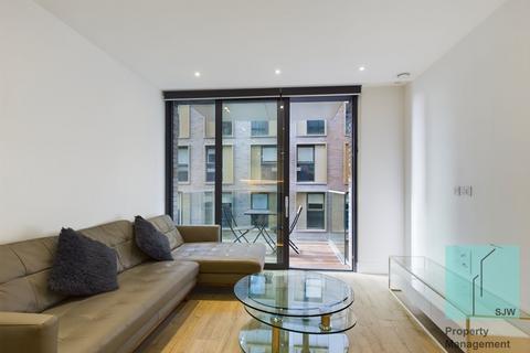 2 bedroom apartment to rent, Piazza Walk, London E1