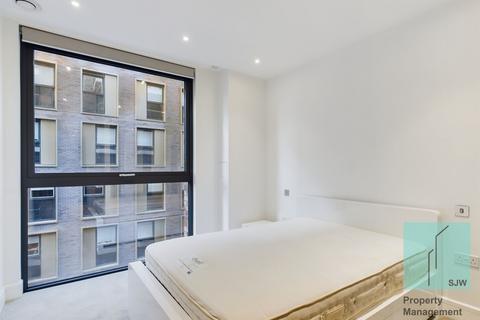 2 bedroom apartment to rent, Piazza Walk, London E1