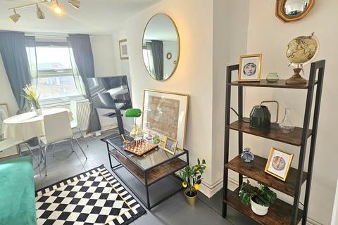 1 bedroom flat to rent, Camden Road, London NW1