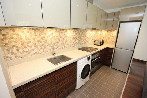 2 bedroom flat to rent, The Highway, London E1W