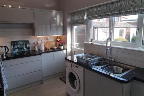2 bedroom semi-detached bungalow for sale, Green Walk, Market Deeping, Peterborough