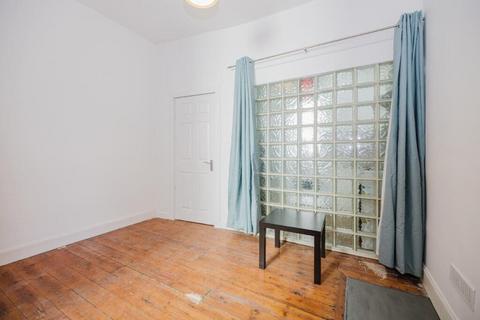undefined, 1697L Maryfield, Edinburgh, EH7 5AR