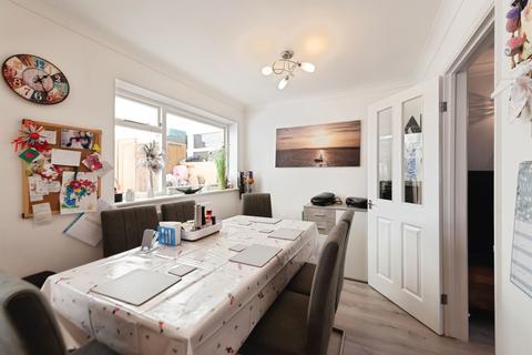 4 bedroom terraced house for sale, Neptune Road, Fareham
