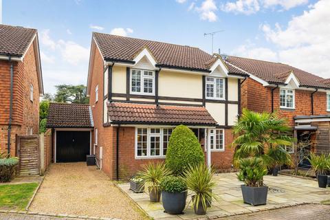4 bedroom detached house for sale, Village Close, Weybridge KT13