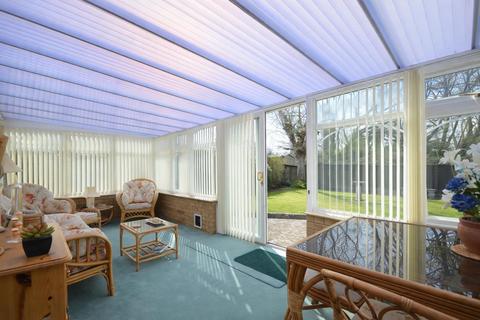 undefined, CHAIN FREE * SANDOWN