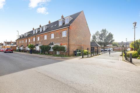 2 bedroom flat for sale, Premier Place, Watford