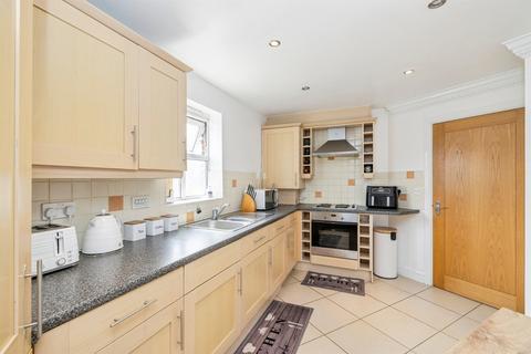 2 bedroom flat for sale, Premier Place, Watford