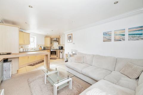 2 bedroom flat for sale, Premier Place, Watford