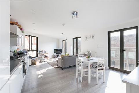 3 bedroom flat to rent, Nipper Alley, Kingston Upon Thames KT1