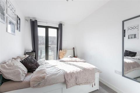 3 bedroom flat to rent, Nipper Alley, Kingston Upon Thames KT1