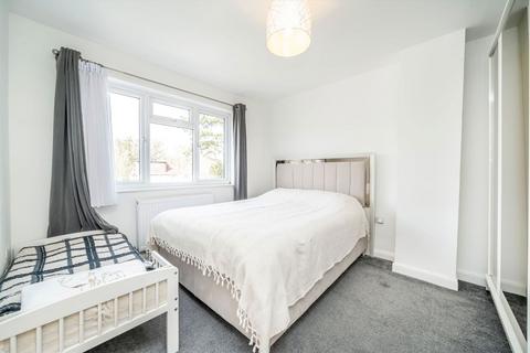 undefined, Mortimer Crescent, Worcester Park KT4